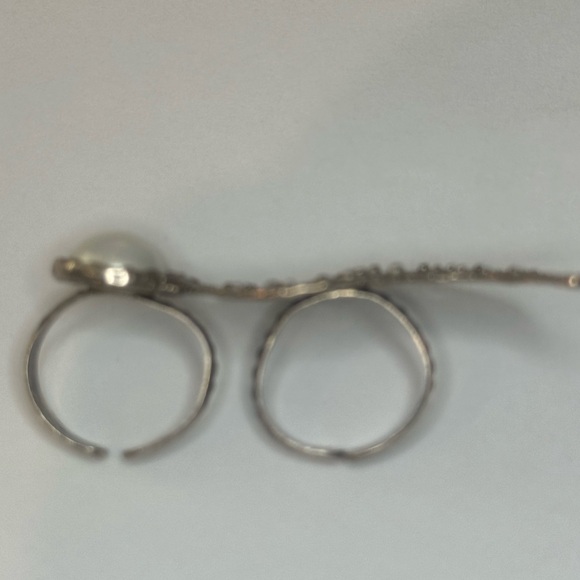 Silver Ring - Picture 3 of 7